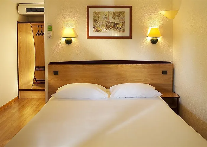 Kyriad Direct 酒店 2*