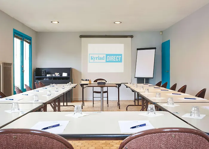 Hotel Kyriad Direct 2*